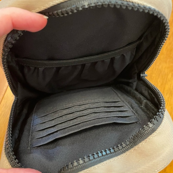 Brixley sling bag - Picture 4 of 4